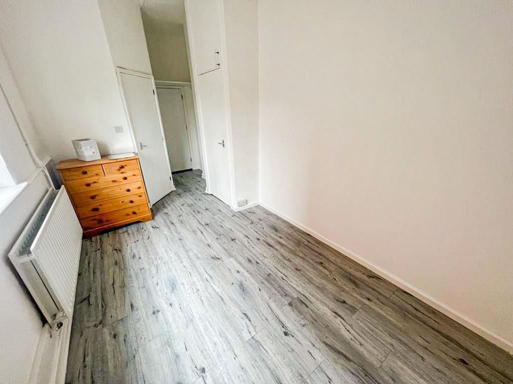 Property photo 2 of 4 Studio