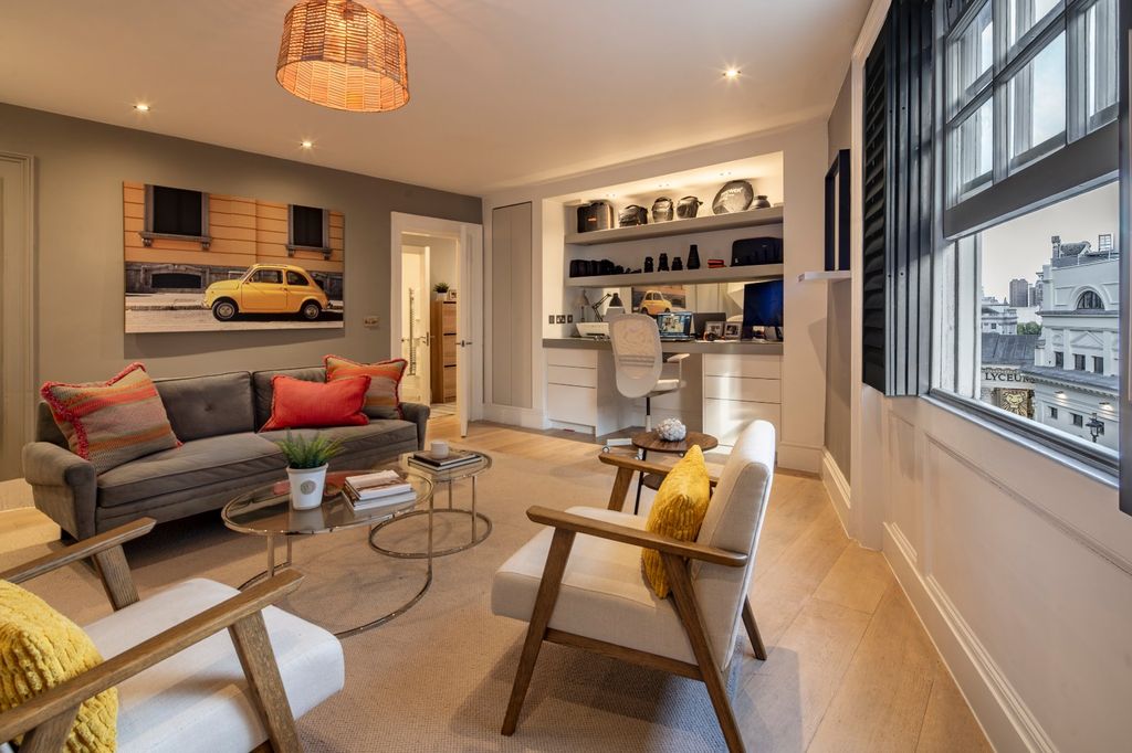 Property photo 2 of 21