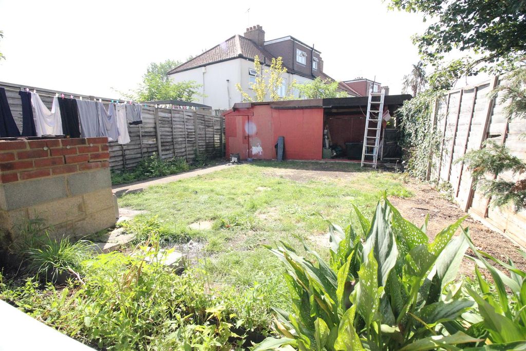 Property photo 3 of 6 63B7C106-F3A7-44CE-865C-8F1B01D300Ec.Jpeg