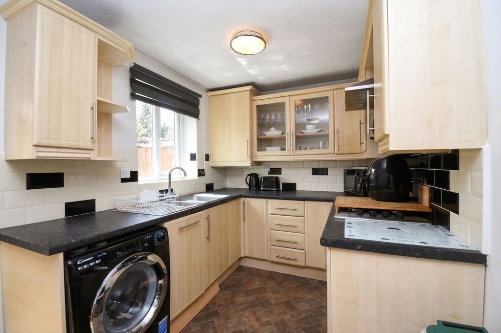 Property photo 3 of 11