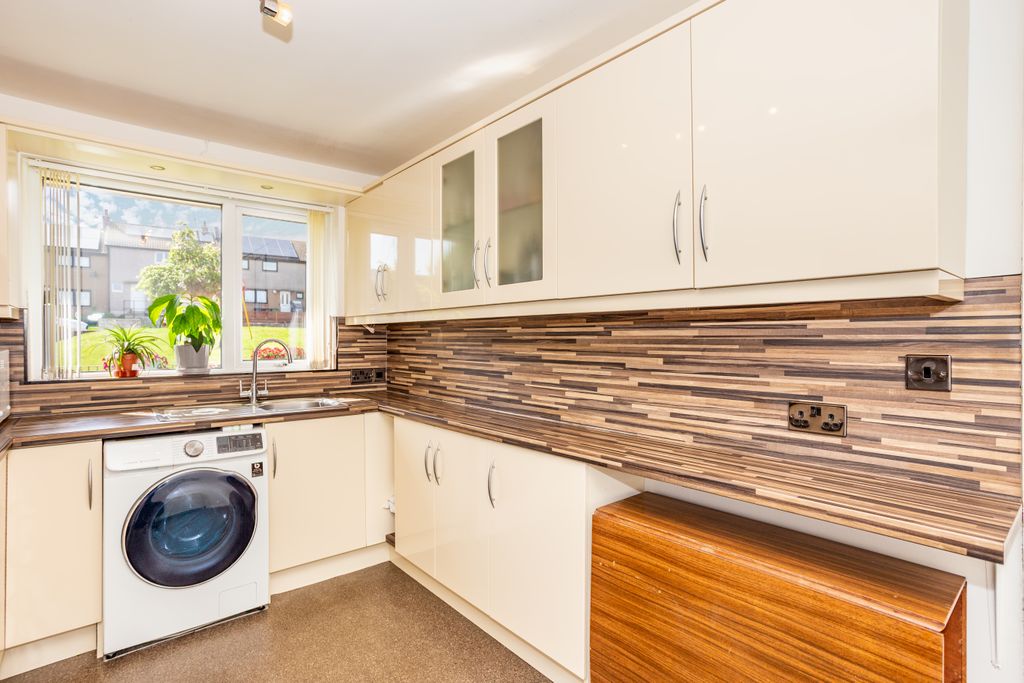 Property photo 3 of 20 Kitchen