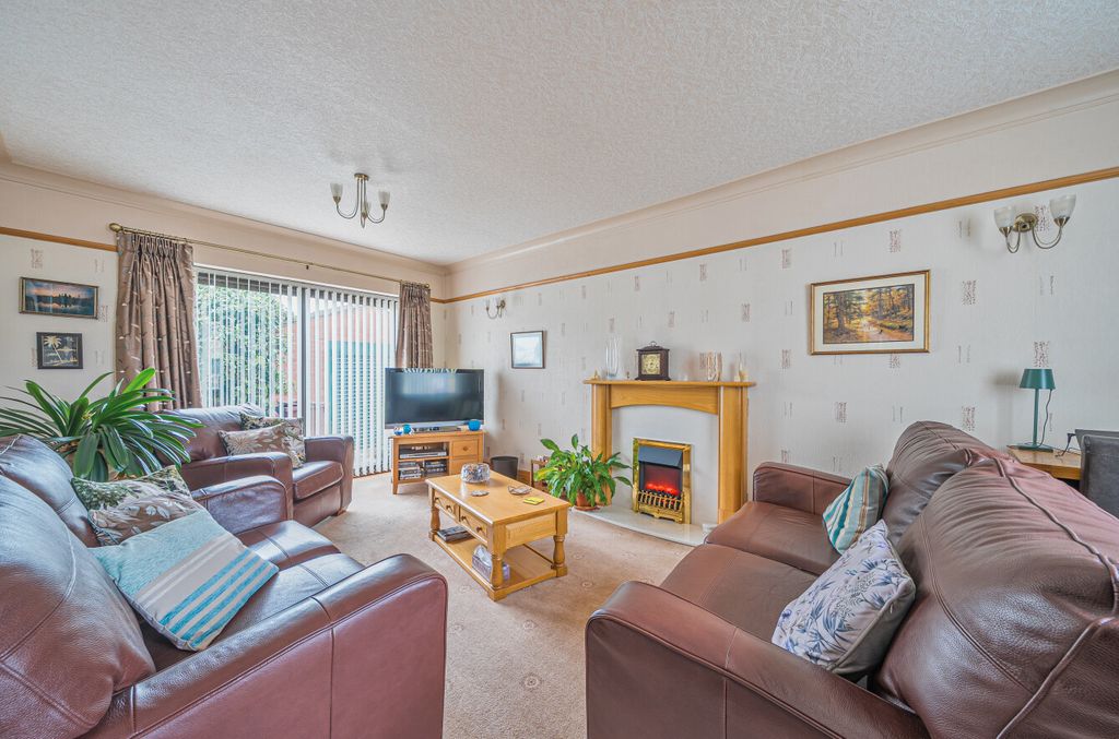 Property photo 2 of 21 1347848-9-68B98dc...