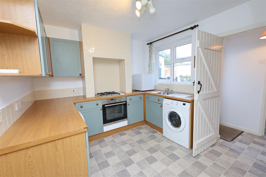 Property photo 3 of 14 Kitchen