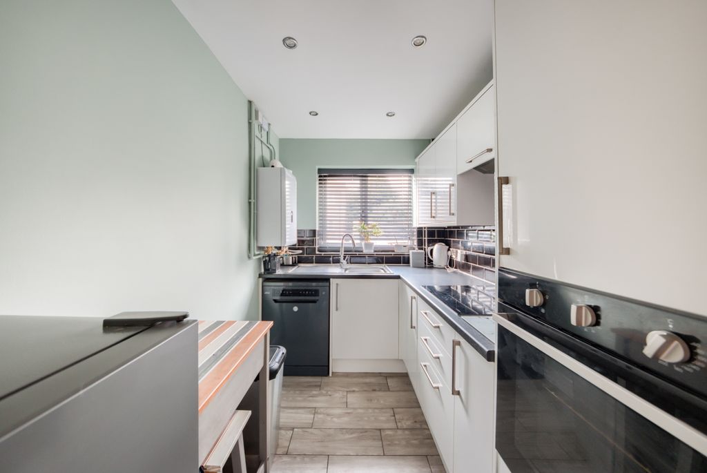 Property photo 3 of 13 Xh2A9721-Hdr(3)