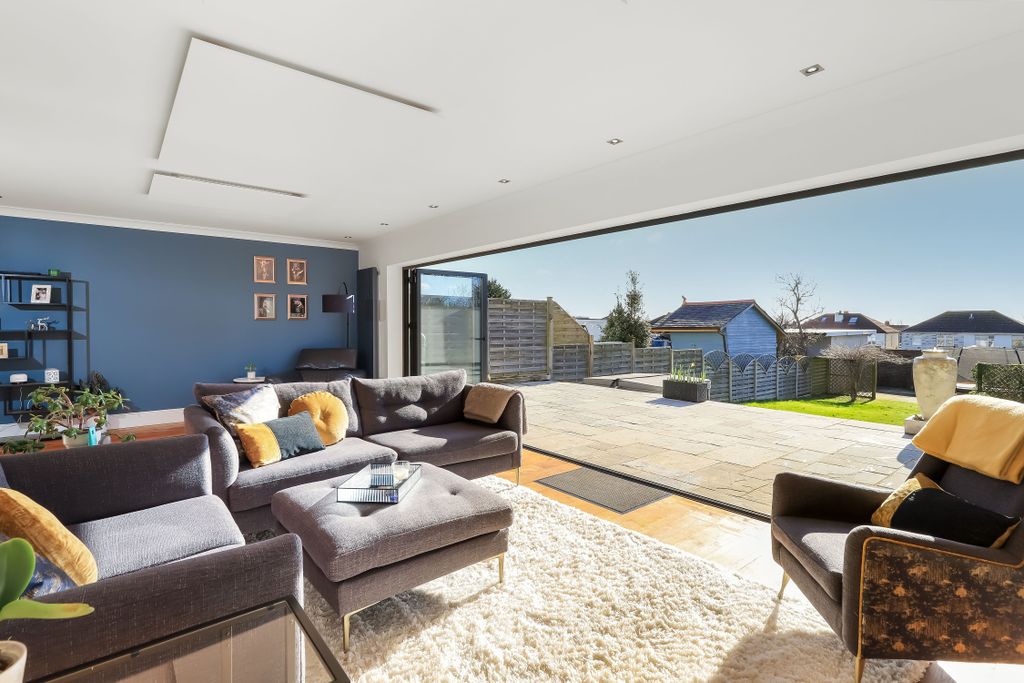 Property photo 3 of 21 Img_3430