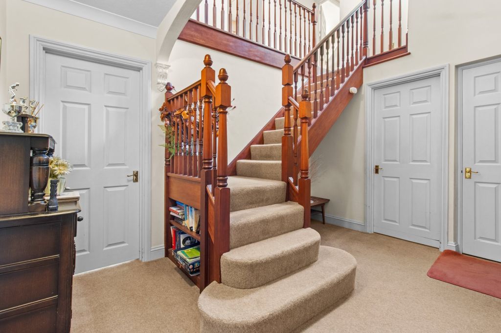 Property photo 3 of 40 Hallway