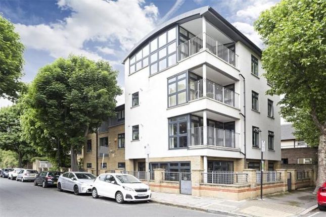 Property photo 1 of 9 A Beautifully Presented Two Double Bedroom Apartment Situated On Willow Walk, Bermondsey, Se1, Within A Modern And Well-Maintained Development.