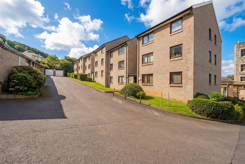 Property photo 1 of 14 Building Exterior