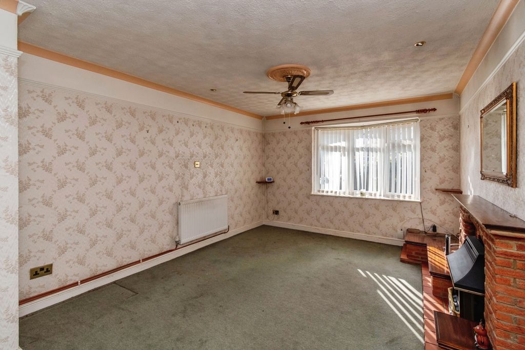 Property photo 3 of 20 Pbox-Img.Jpg