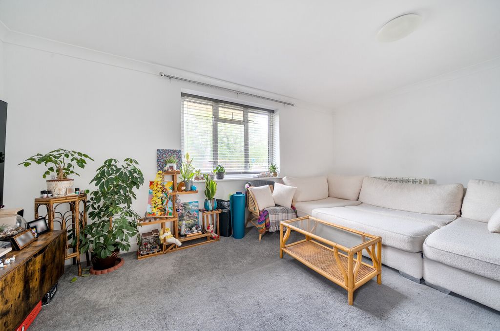 Property photo 2 of 12 1479933-2-6A33B56...
