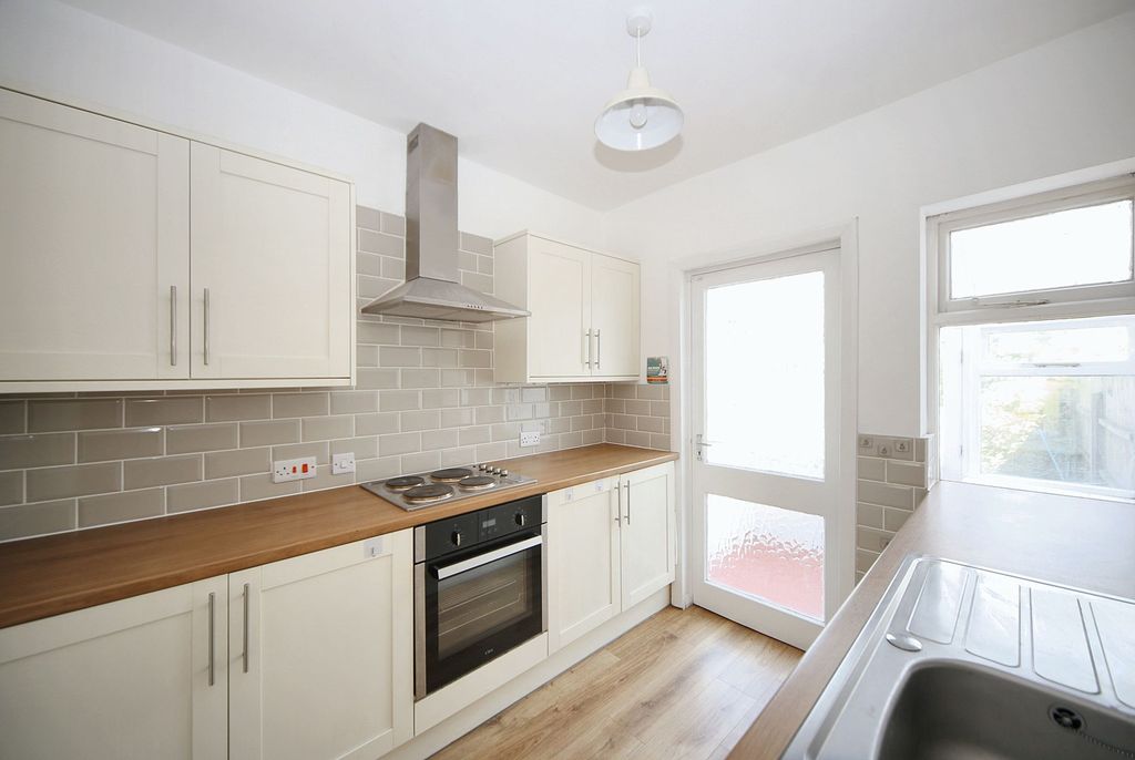 Property photo 3 of 23
