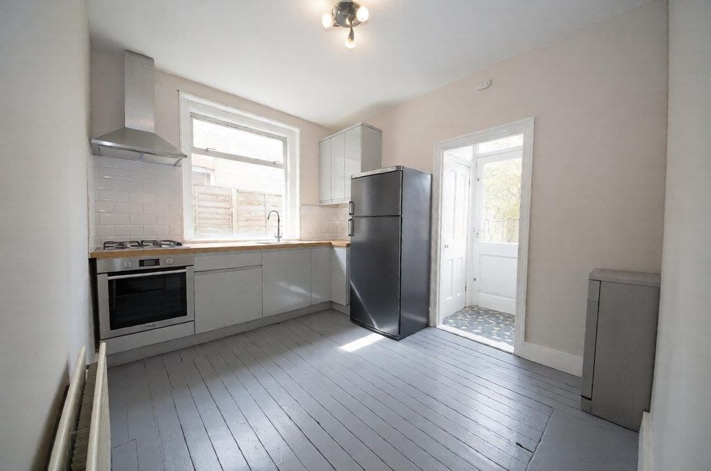 Property photo 3 of 7 2.Jpg