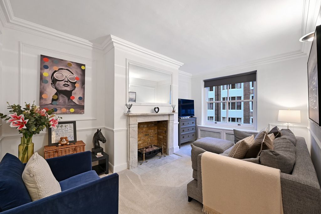 Property photo 3 of 11