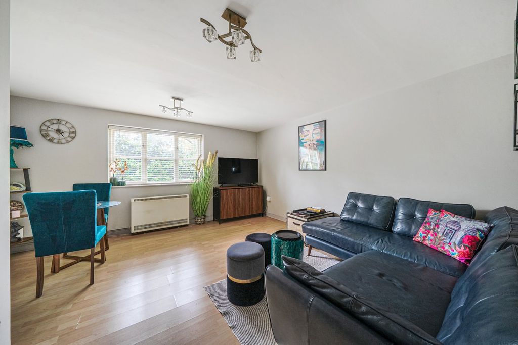 Property photo 2 of 17 Reception