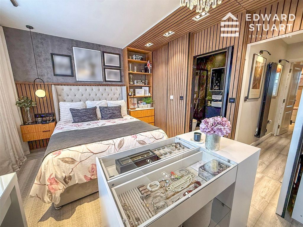 Property photo 2 of 17 Picture No. 01