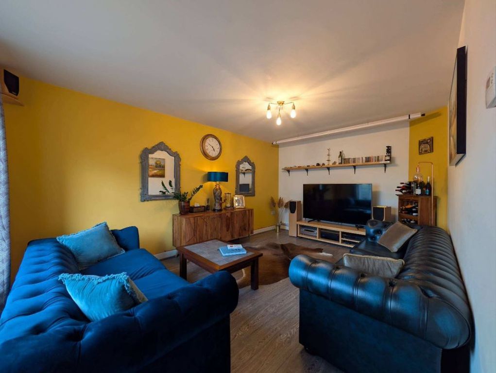 Property photo 3 of 18 Photo 3