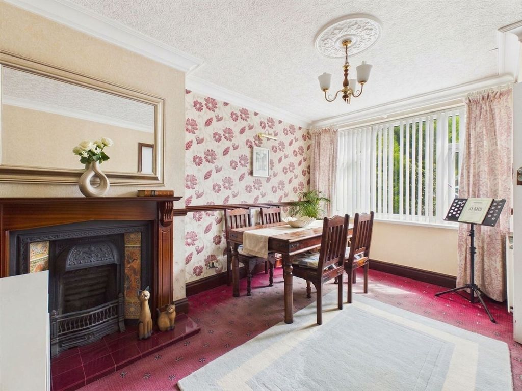 Property photo 3 of 15 The Lounge