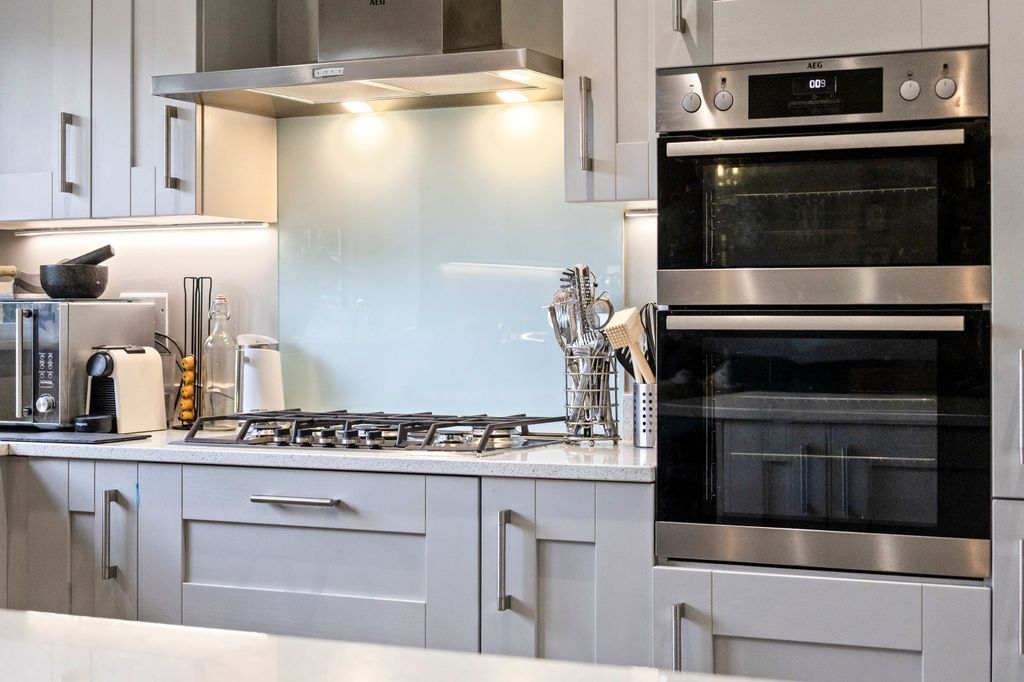 Property photo 1 of 26