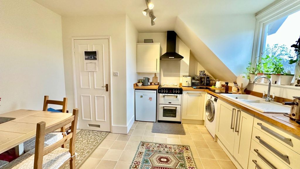 Property photo 3 of 26