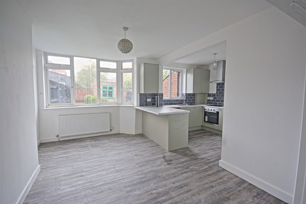 Property photo 3 of 9 2.Jpg