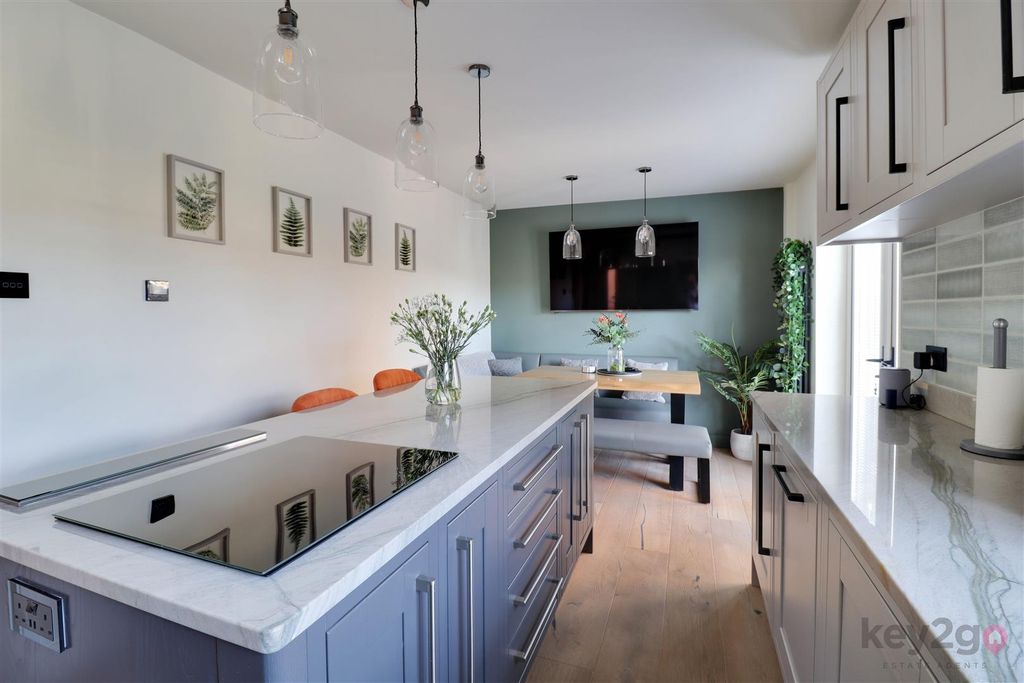 Property photo 3 of 27 Img_8628-Img_8630.Jpg