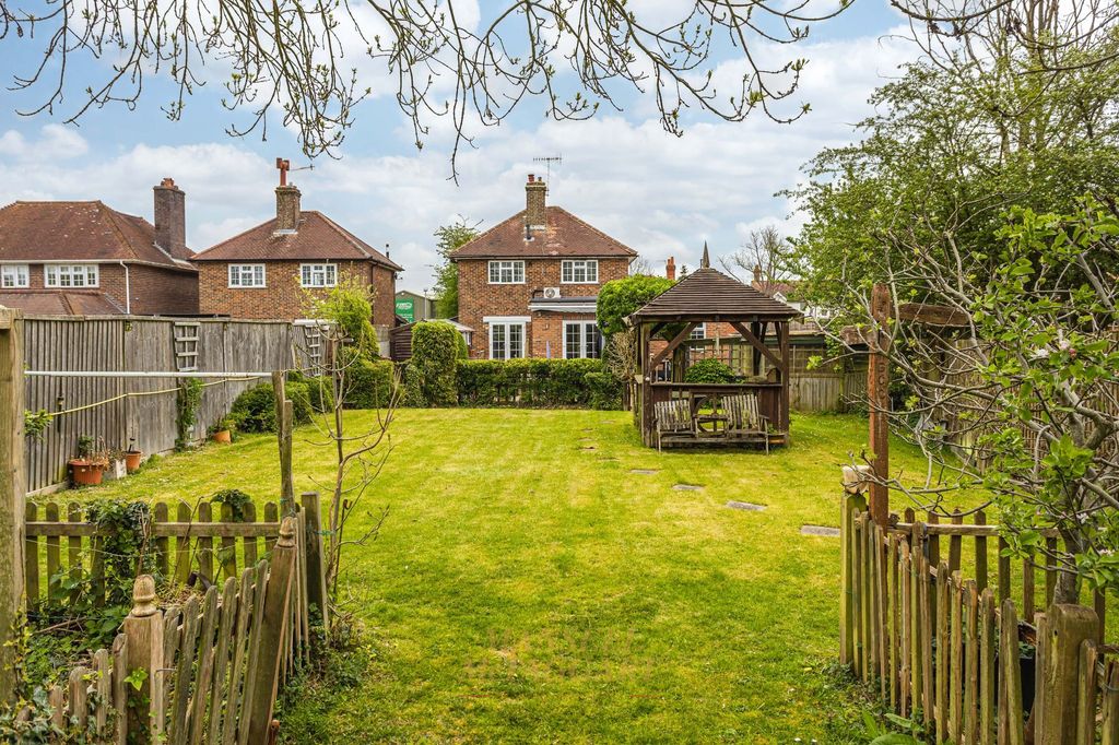 Property photo 2 of 33