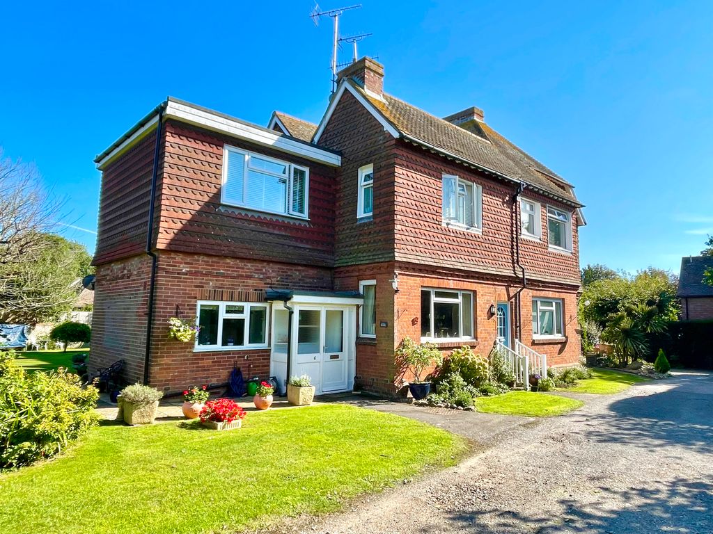 Property photo 1 of 16 5 Ffynches Lodge Front Shot Sept23