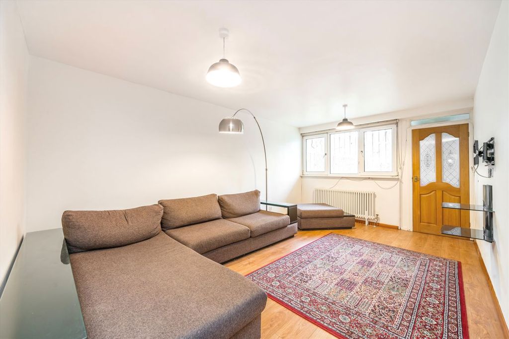 Property photo 1 of 6