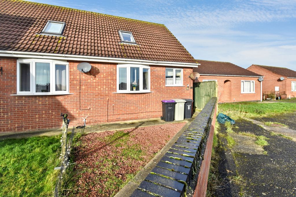 Property photo 2 of 10 Front