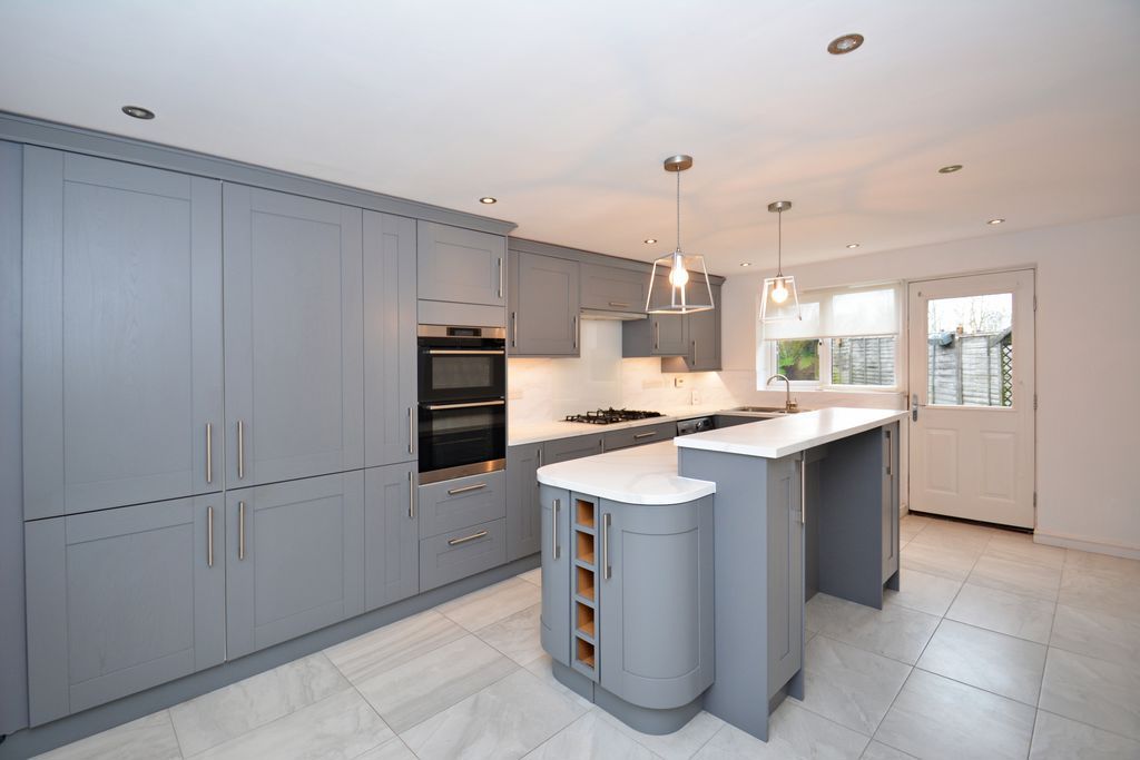 Property photo 3 of 12 Photo 11