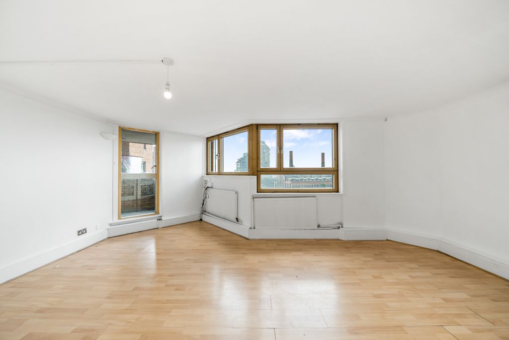 Property photo 1 of 8 43 Greaves Tower, Sw10, Martin & Co, Web (13)