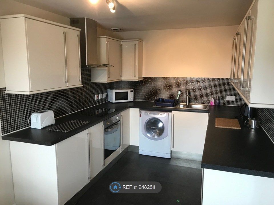 Property photo 2 of 13