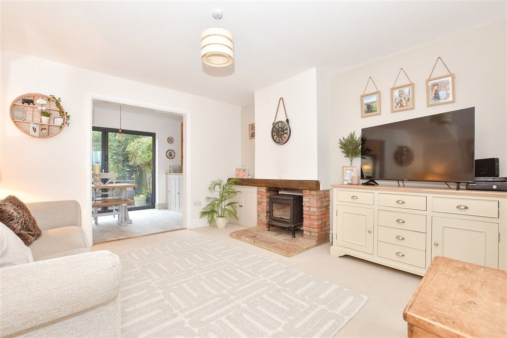 Property photo 3 of 12 Lounge