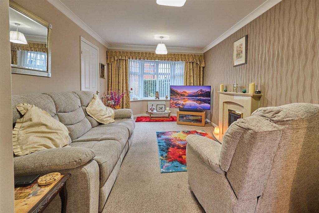 Property photo 3 of 16 Milfoil Close  15.Jpg