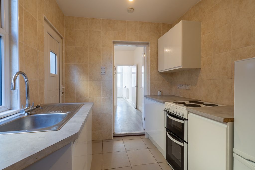 Property photo 3 of 13 4723303