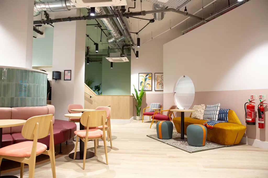 Property photo 3 of 10 Breakout Space