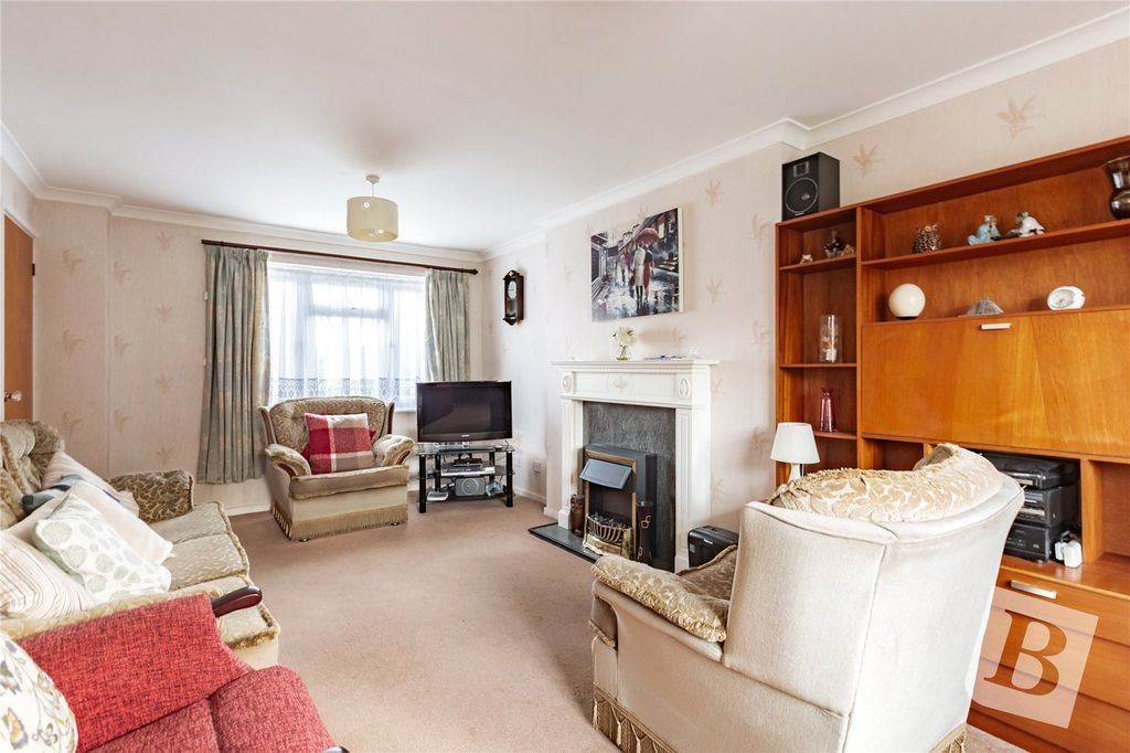 Property photo 3 of 14 Living Room