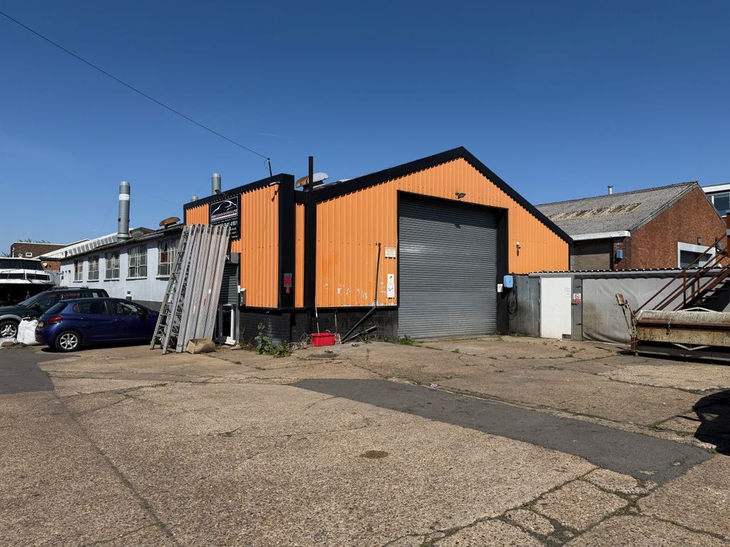 Property photo 1 of 5