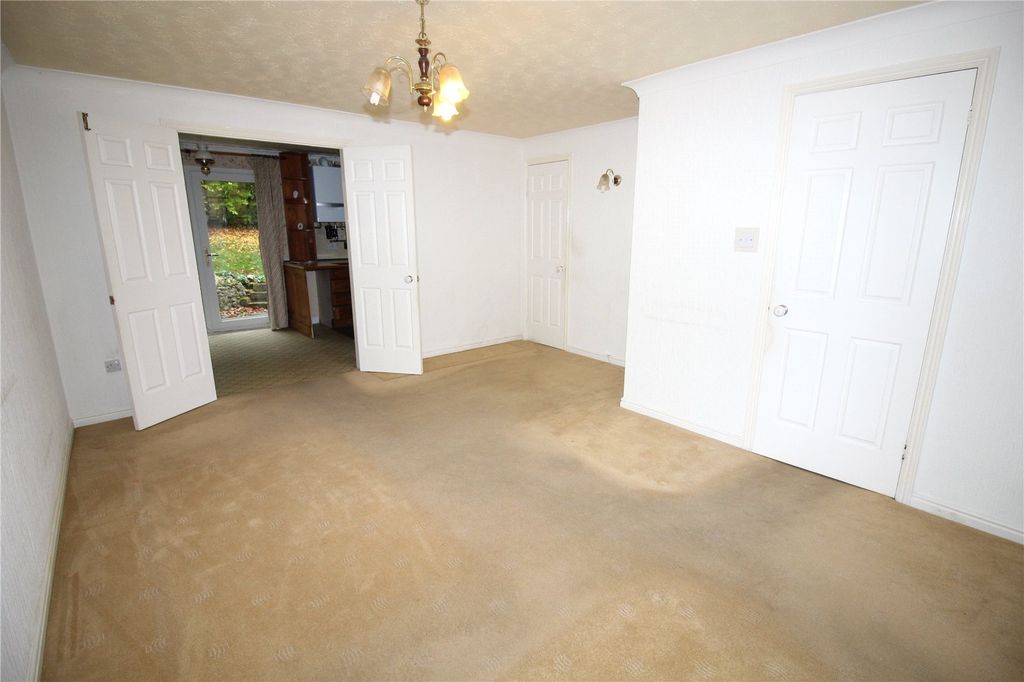 Property photo 2 of 12 Picture No. 20