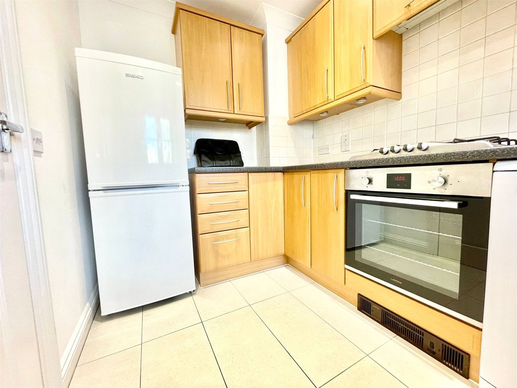 Property photo 2 of 9 Picture No. 10