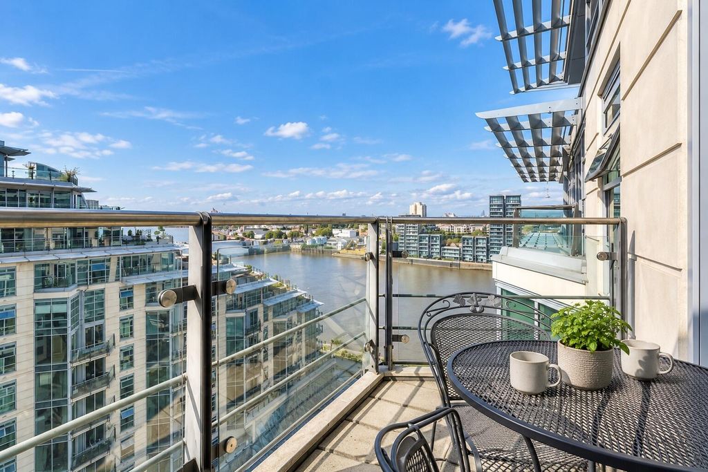 Property photo 3 of 15 Balcony
