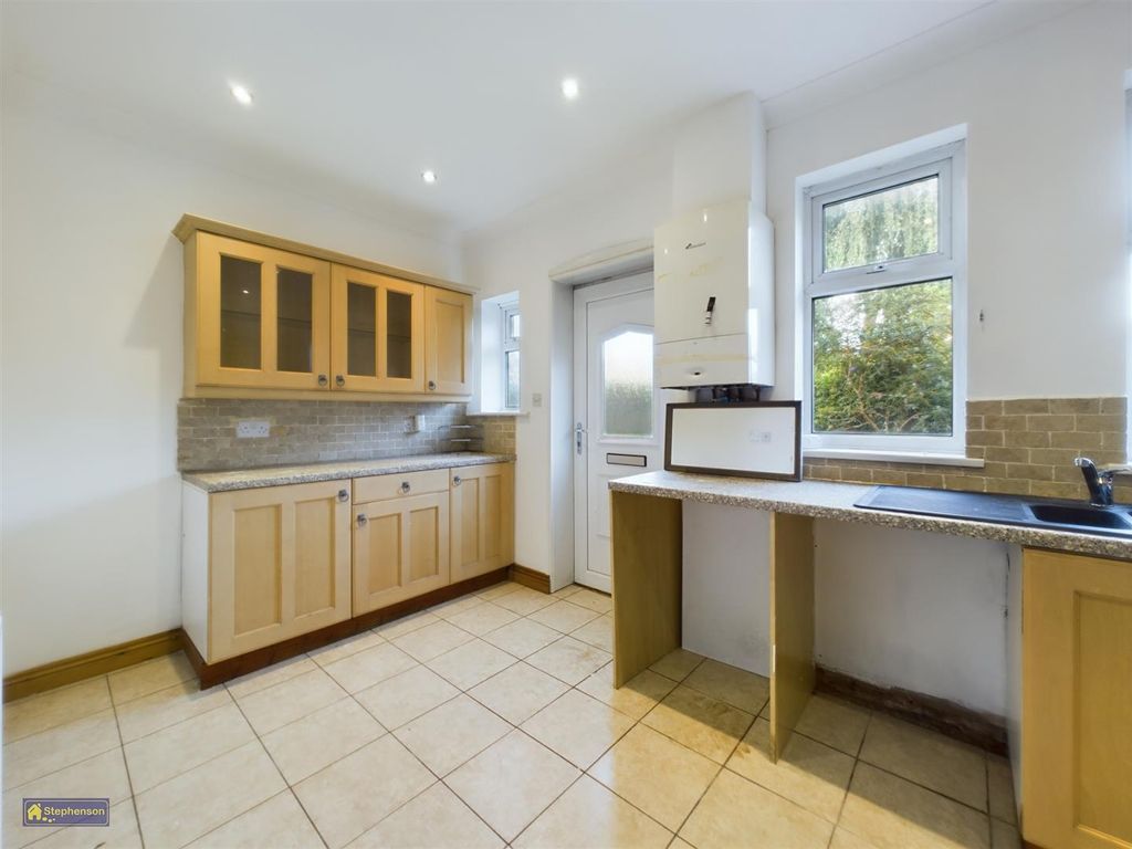Property photo 1 of 6 Kitchen