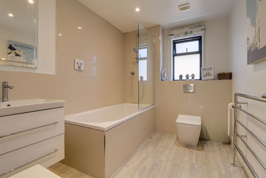 Additional image 18 of 4 bed detached house for saleGrant Gardens, Harpenden, Hertfordshire AL5