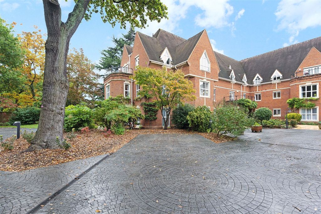 Property photo 1 of 22 Front Courtyard