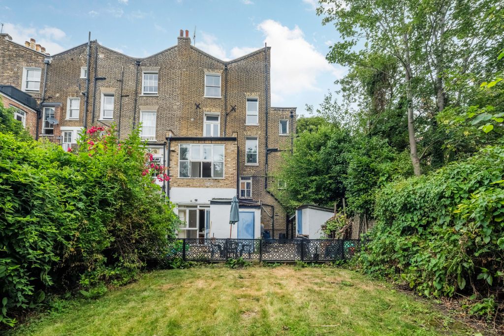 Property photo 3 of 37