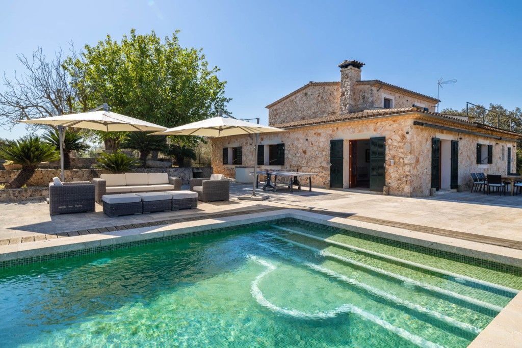 Property photo 2 of 20 Pool And Exterior (1)