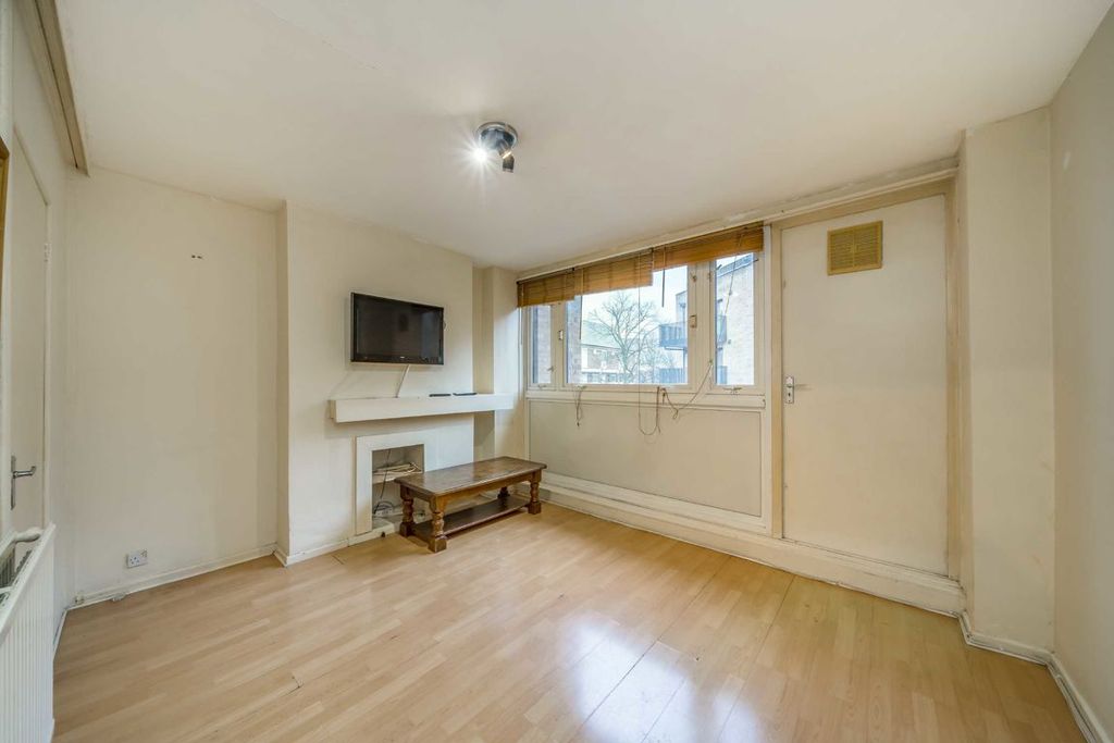 Property photo 2 of 6