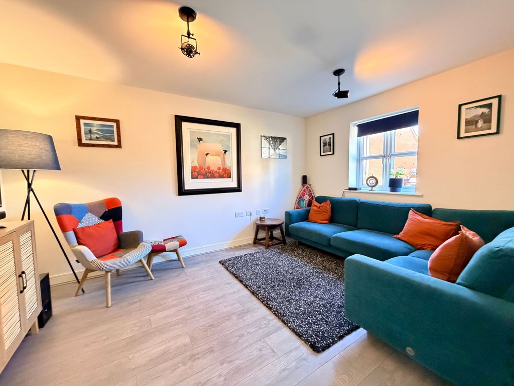 Property photo 2 of 17