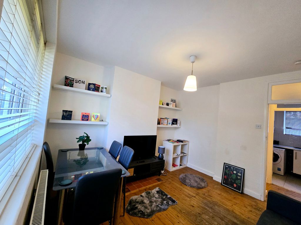 Property photo 3 of 6