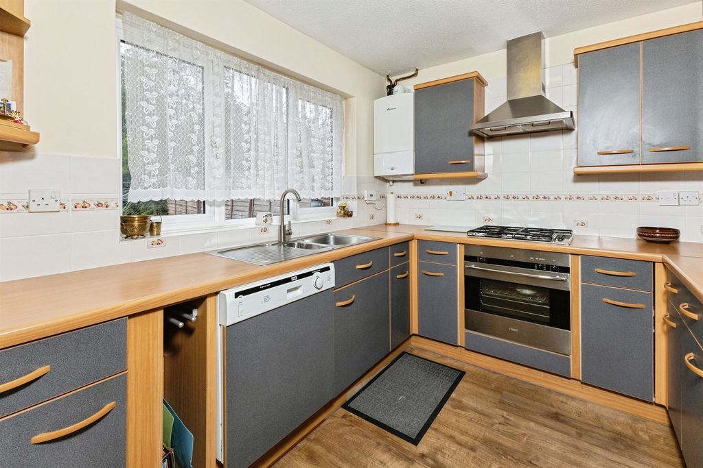 Property photo 2 of 17